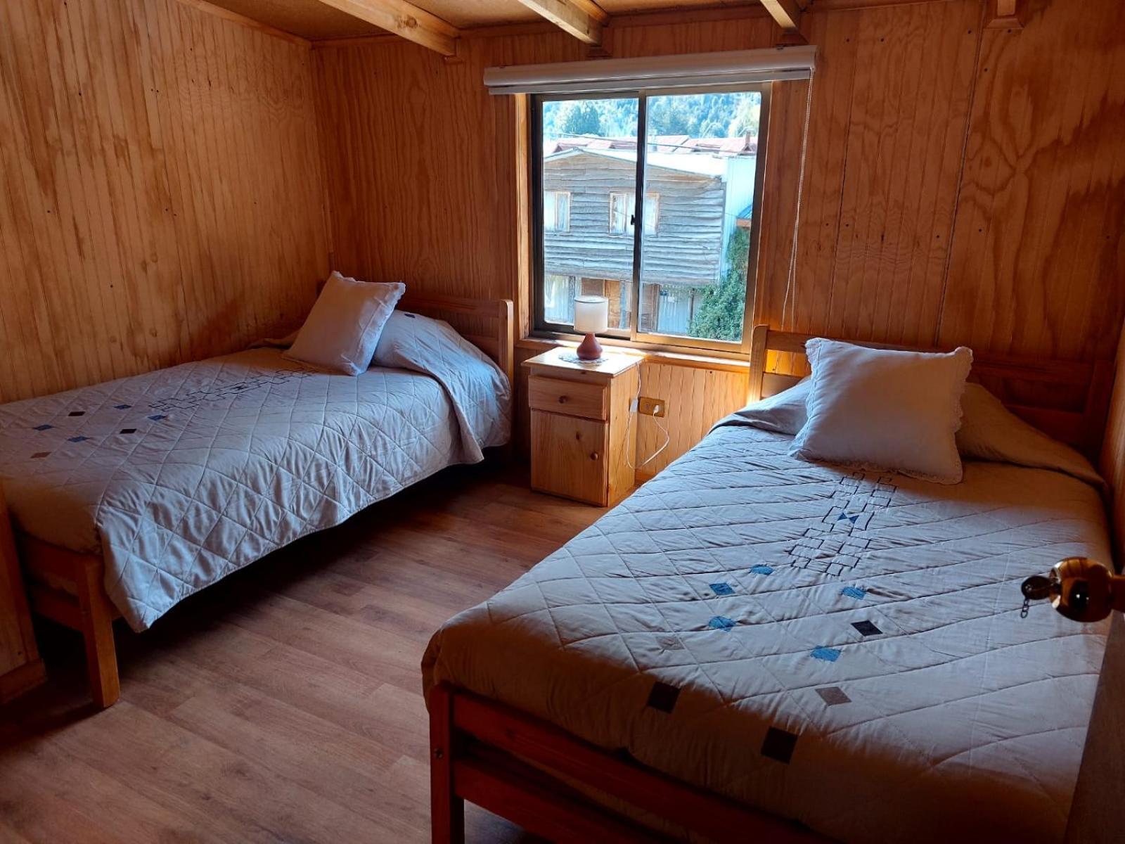 Hostal Y Cabanas Ventisquero Puerto Puyuguapi Extérieur photo