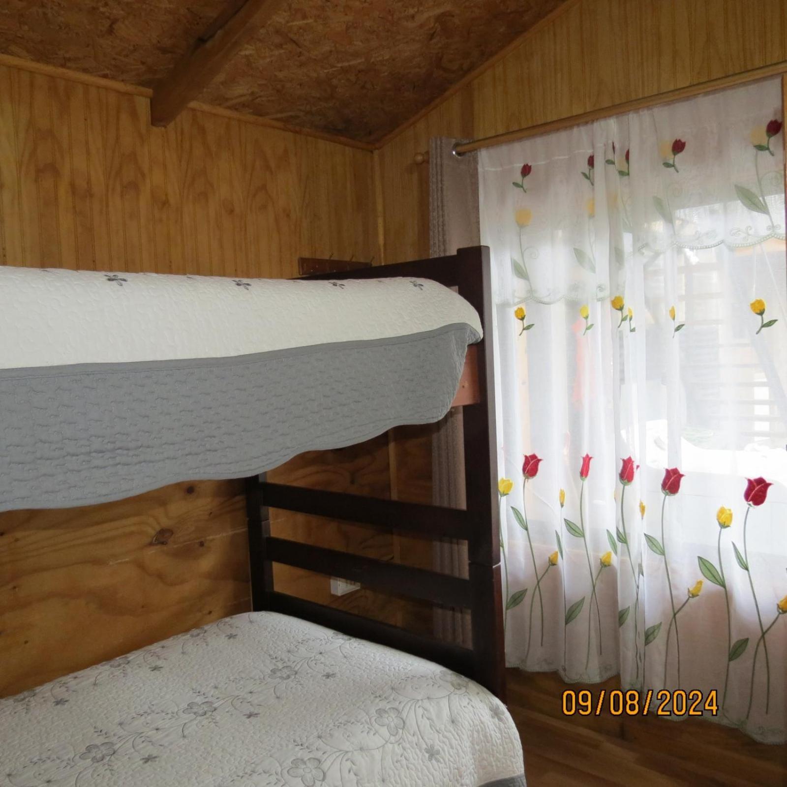 Hostal Y Cabanas Ventisquero Puerto Puyuguapi Extérieur photo