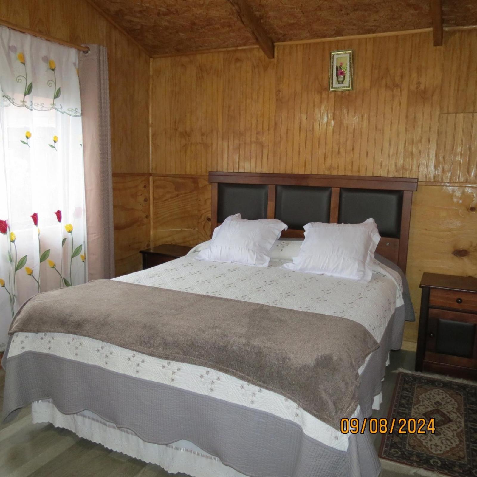 Hostal Y Cabanas Ventisquero Puerto Puyuguapi Extérieur photo
